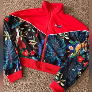 Nike NSW Hyper‎ Femme Tropical Travk Jacket Size S